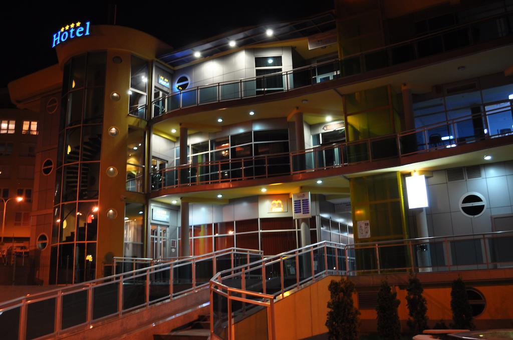 Hotel Fortuna Banyaluka Dış mekan fotoğraf
