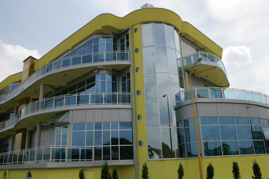 Hotel Fortuna Banyaluka Dış mekan fotoğraf